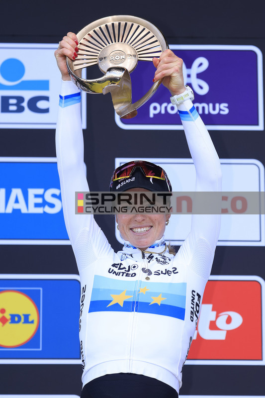 Ronde van Vlaanderen WE 2026 - 23th Edition - Oudenaarde - Oudenaarde 164,1 km - 05/04/2026 - Demi Vollering (NED - FDJ United - SUEZ) - Pauline Ferrand-Prevot (FRA - Team Visma Lease a Bike) - Puck Pieterse (NED - Fenix - Premier Tech) - photo Rafa Gomez